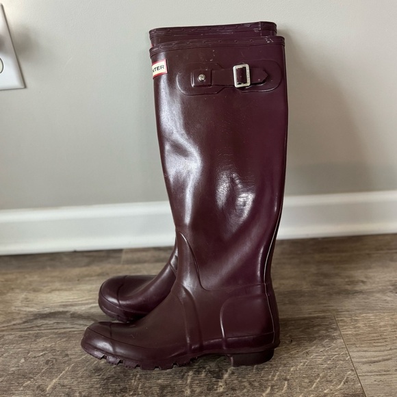 Hunter Original Plum Shiny Gloss Rubber Rain Boots - Picture 5 of 15